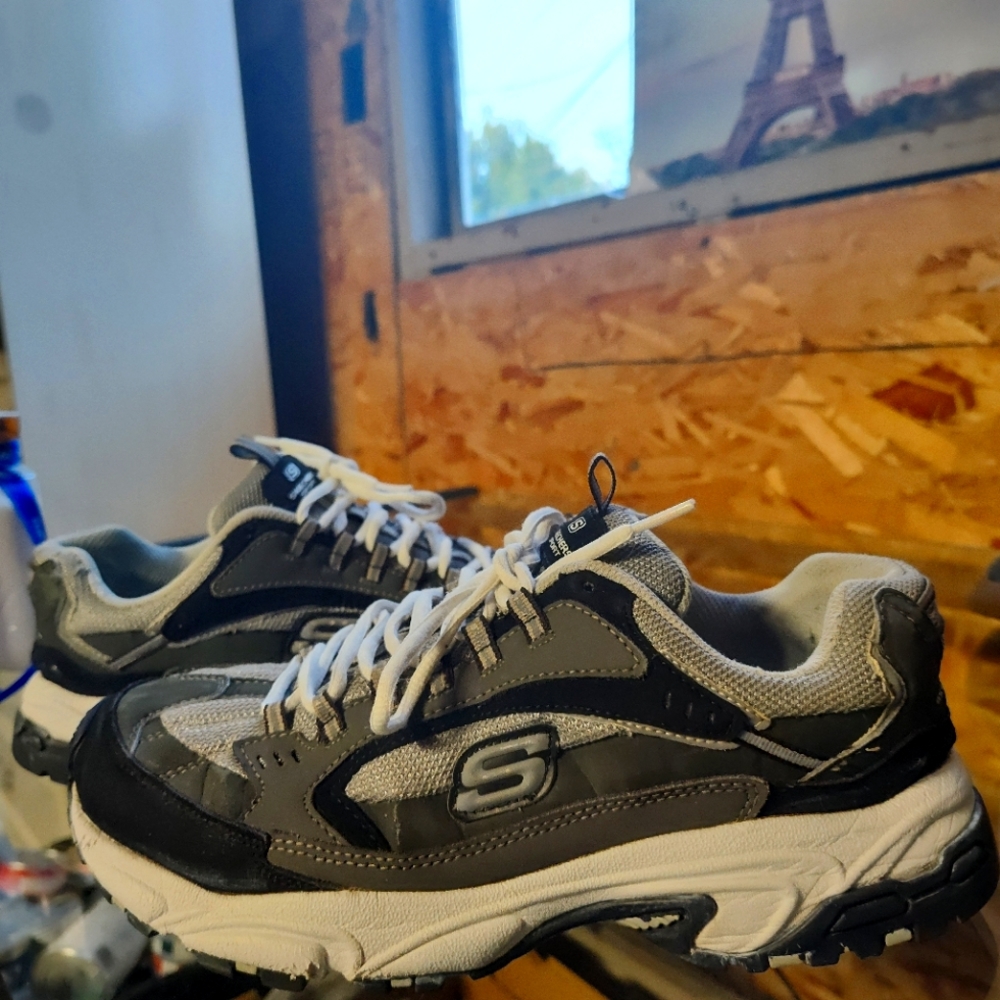 Skechers